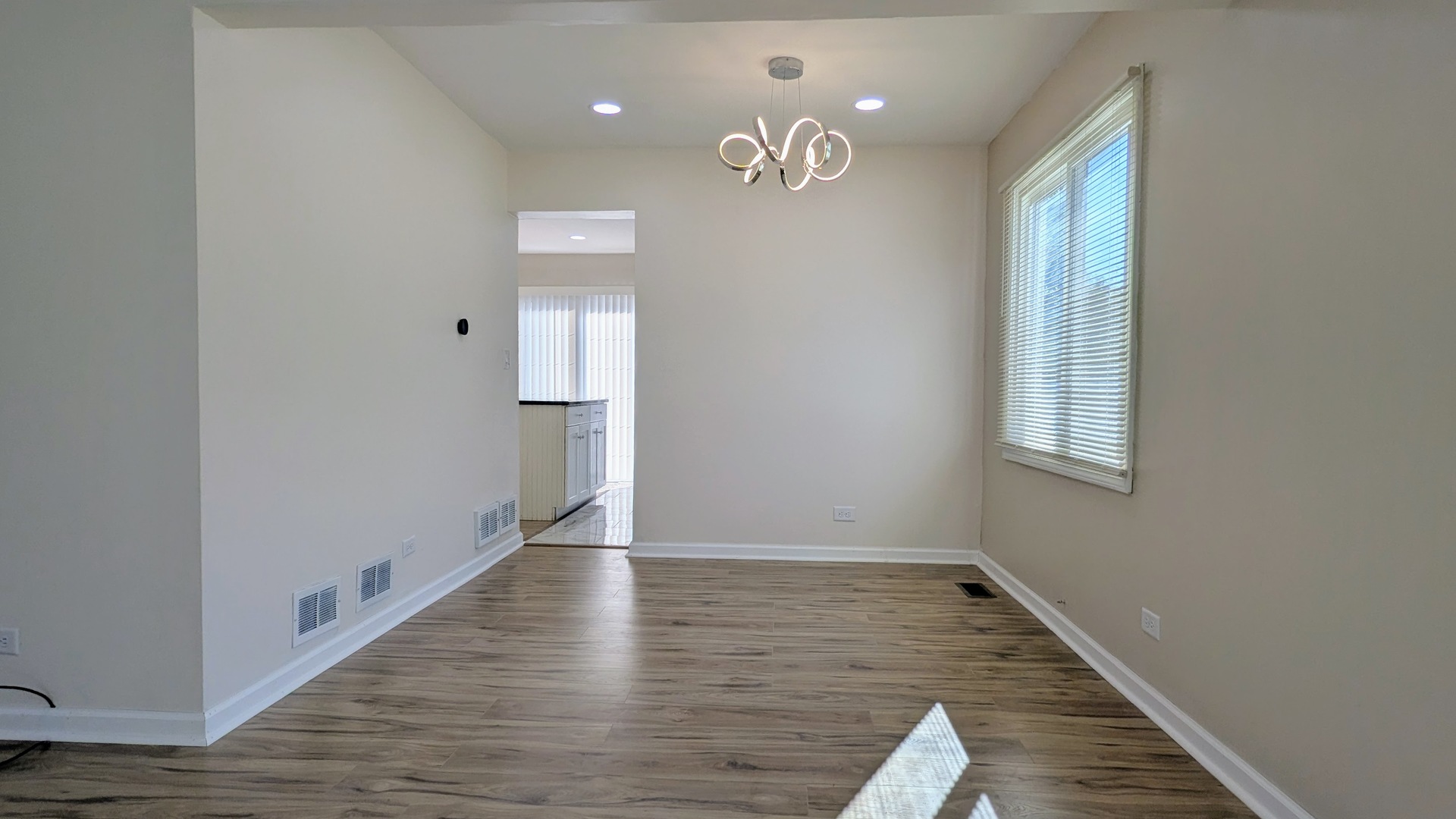 650 Shining Water Drive #650, Carol Stream, IL 60188