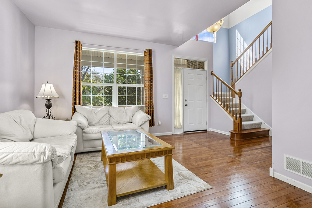 25226 Balmoral Drive, Shorewood, IL 60404