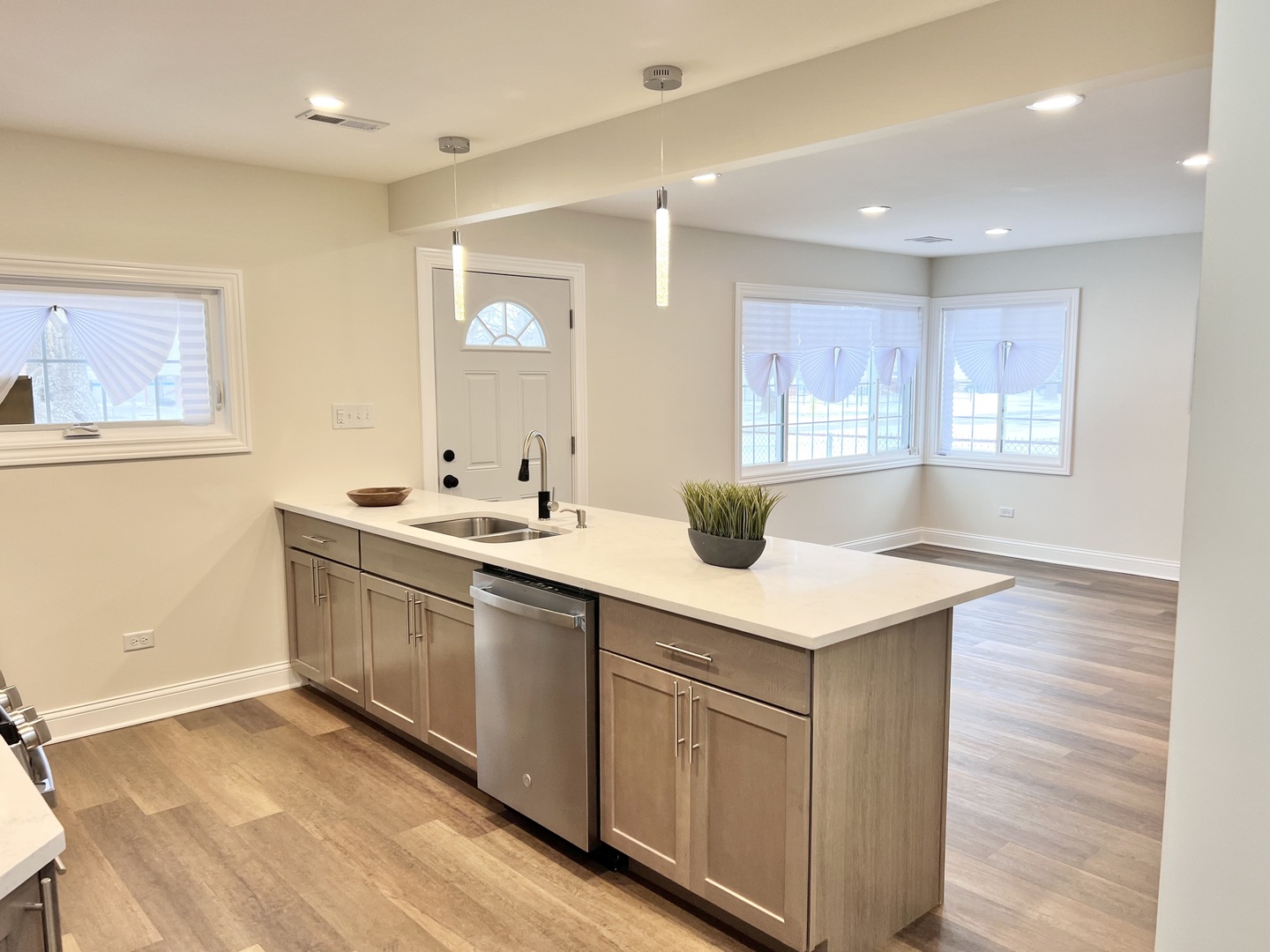 16607 Winchester Avenue, Markham, IL 60428