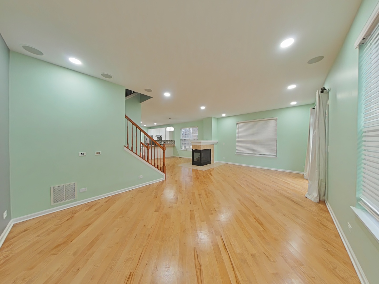 848 STATION Boulevard, Aurora, IL 60504