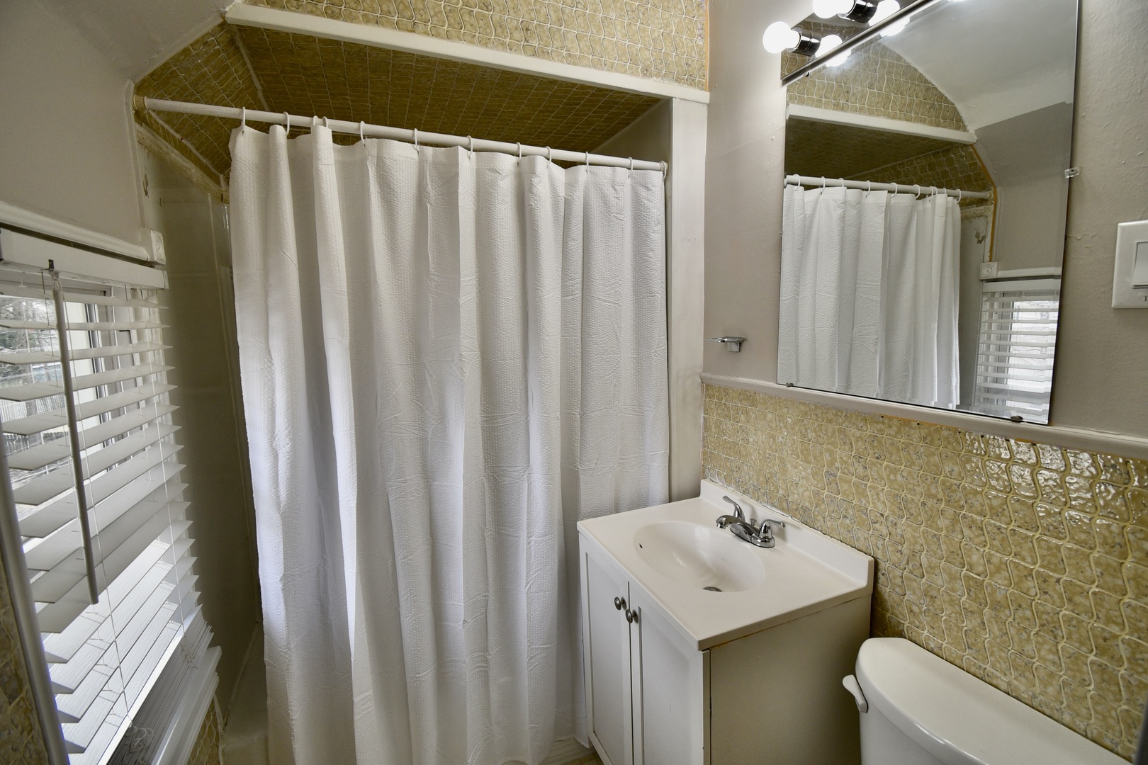 203 Denver Street, Bloomington, IL 61701