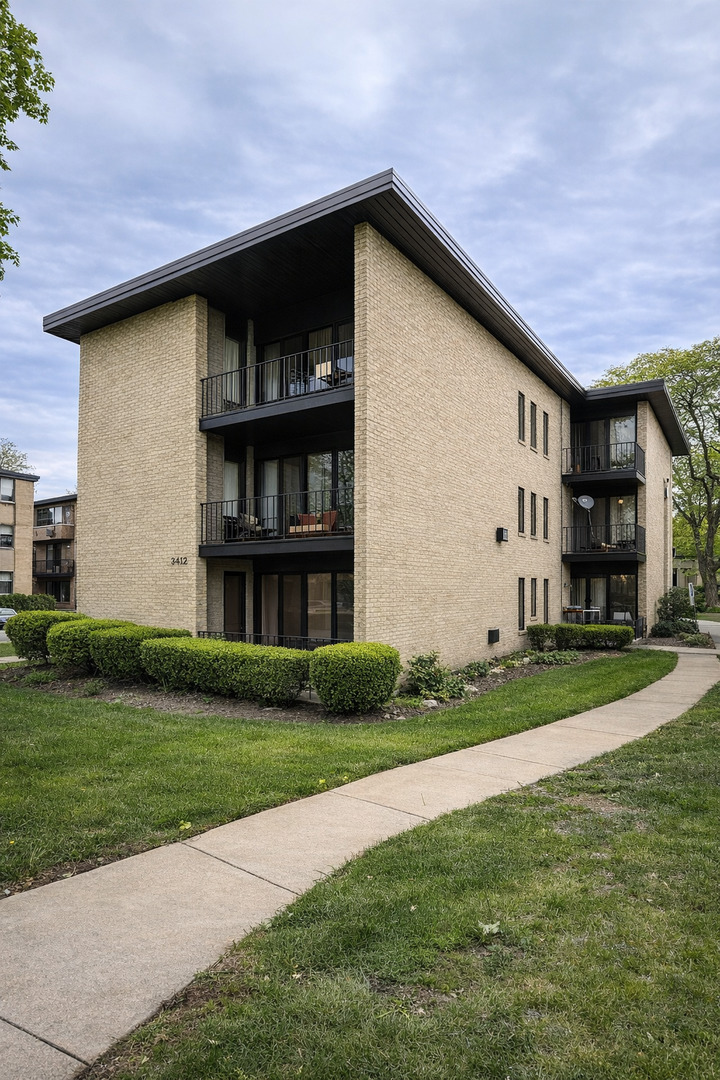 2435 N 76th Court #2w, Elmwood Park, IL 60707