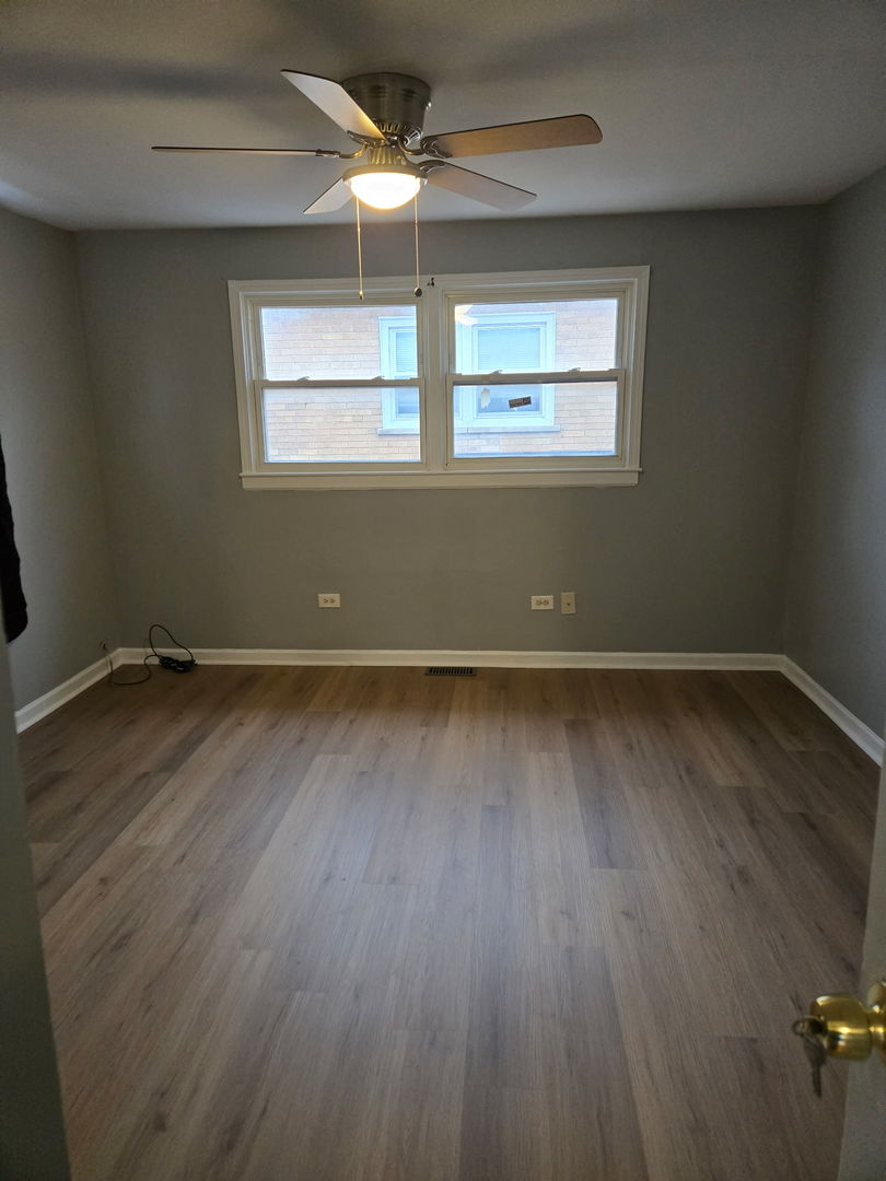 7011 S East End Avenue, Chicago, IL 60649