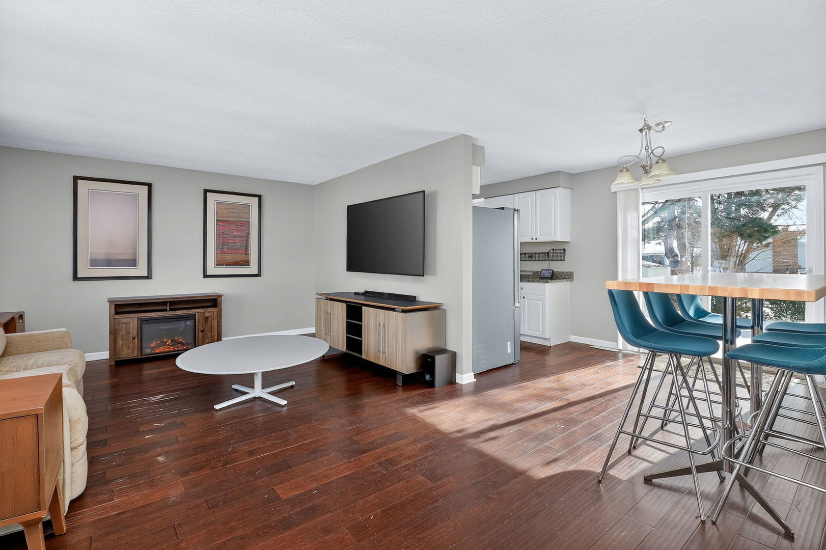 522 Apache Lane, Carol Stream, IL 60188