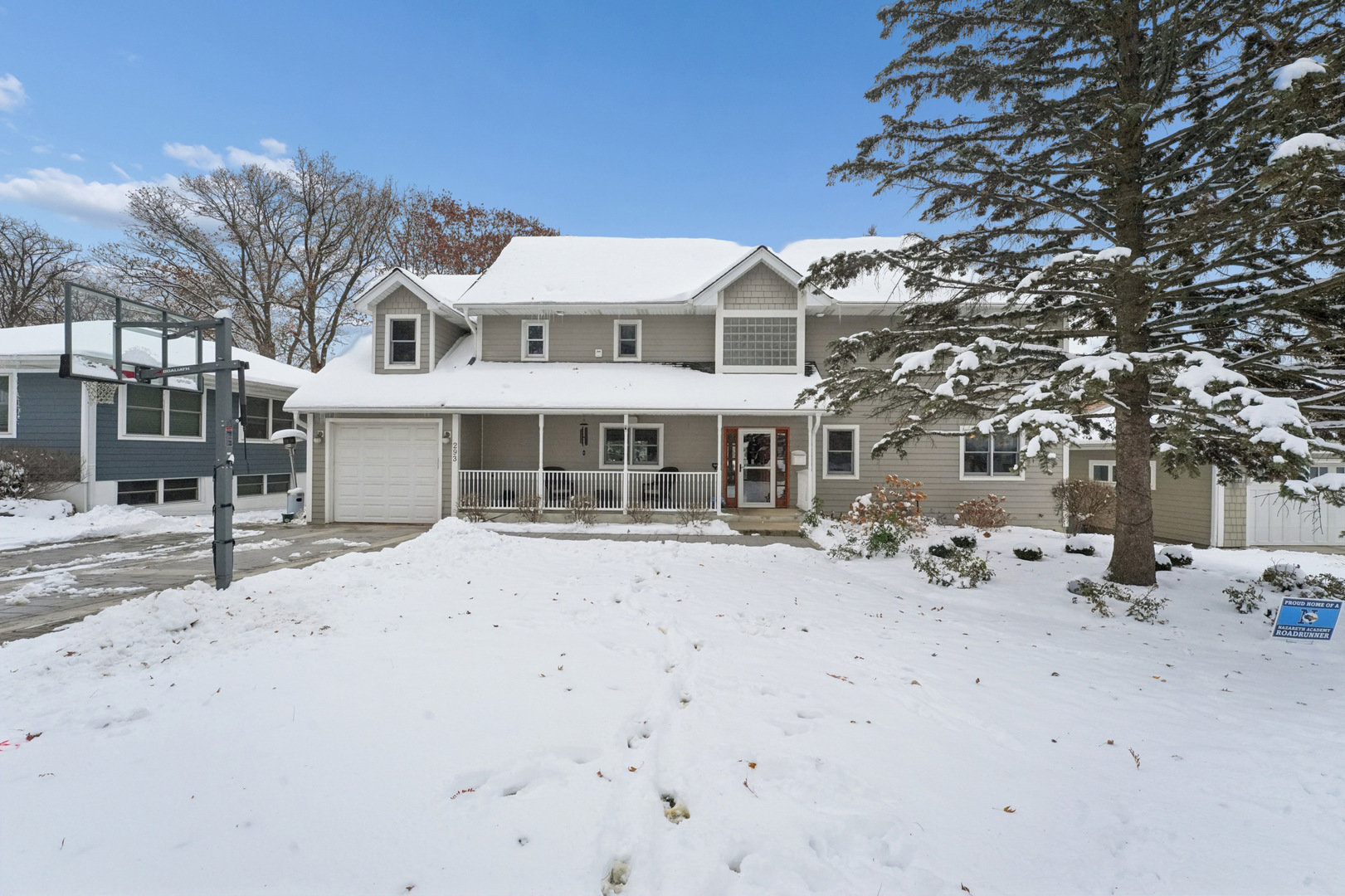 293 Abbotsford Court, Glen Ellyn, IL 60137