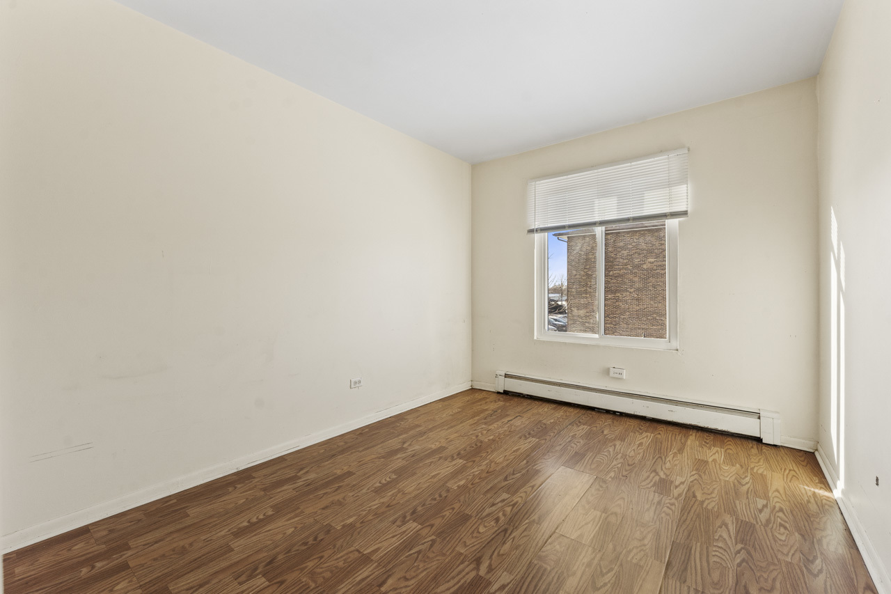 225 Gregory Street #6, Aurora, IL 60504