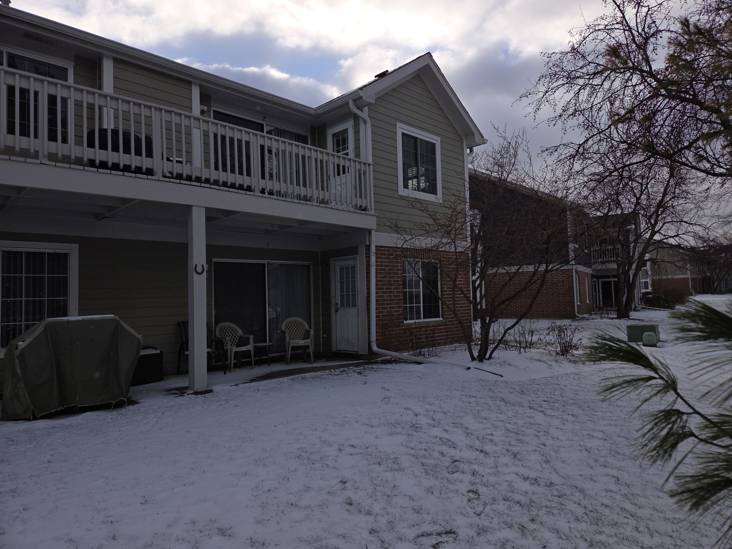 2466 Charleston Drive #1, Schaumburg, IL 60193