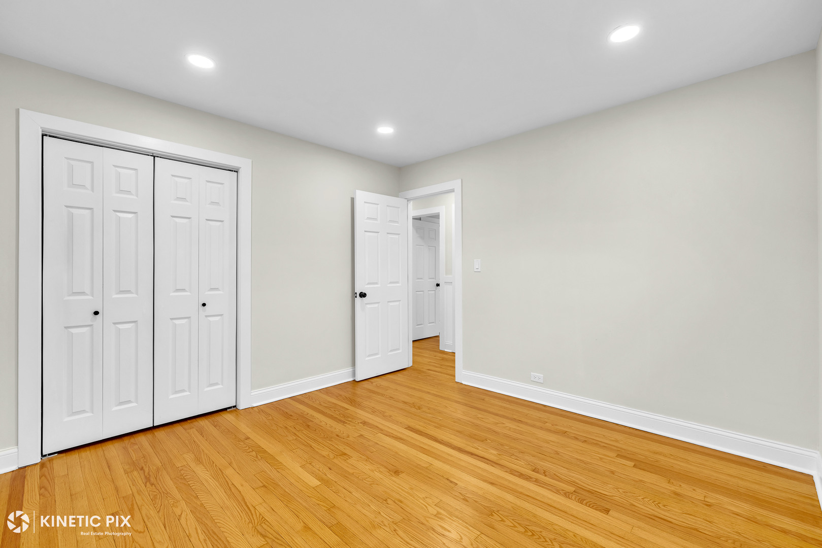 4938 W Randolph Street, Hillside, IL 60162