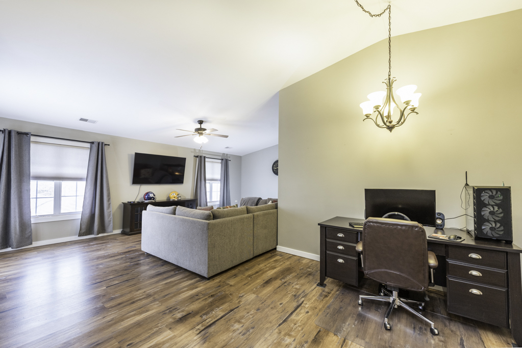 25151 87 Street #5, Salem, WI 53168