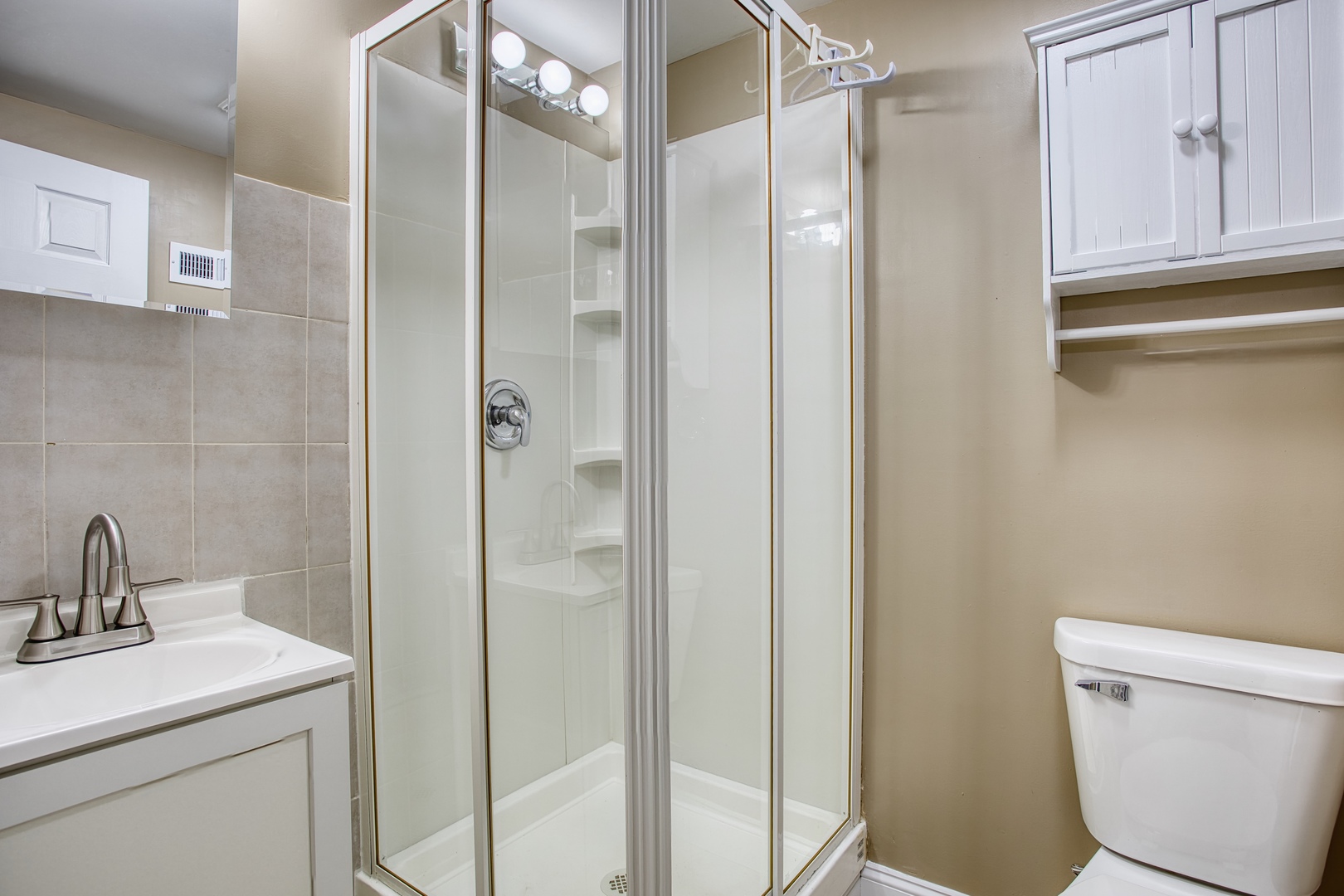 805 Stowell Avenue, Streamwood, IL 60107