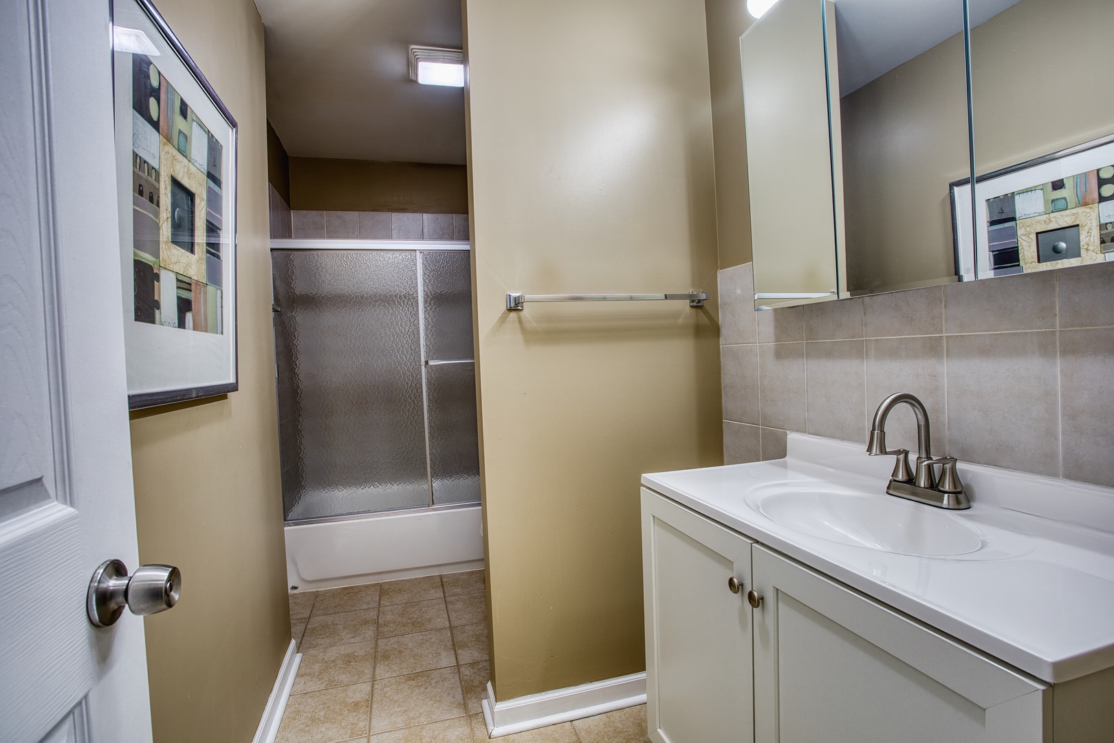 805 Stowell Avenue, Streamwood, IL 60107