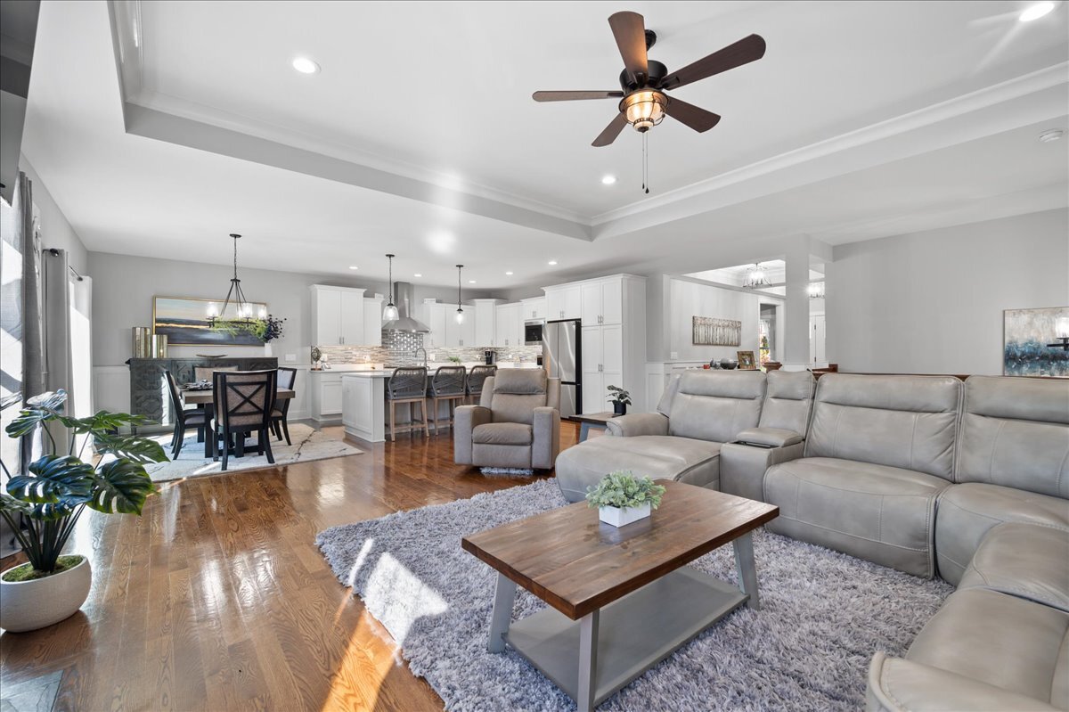 1383 Dodson Avenue, Elburn, IL 60119