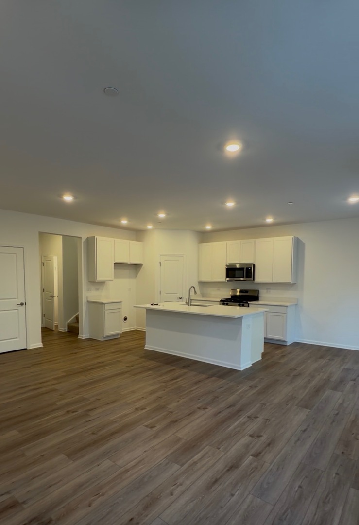 10232 McMahon Way #10232, Huntley, IL 60142