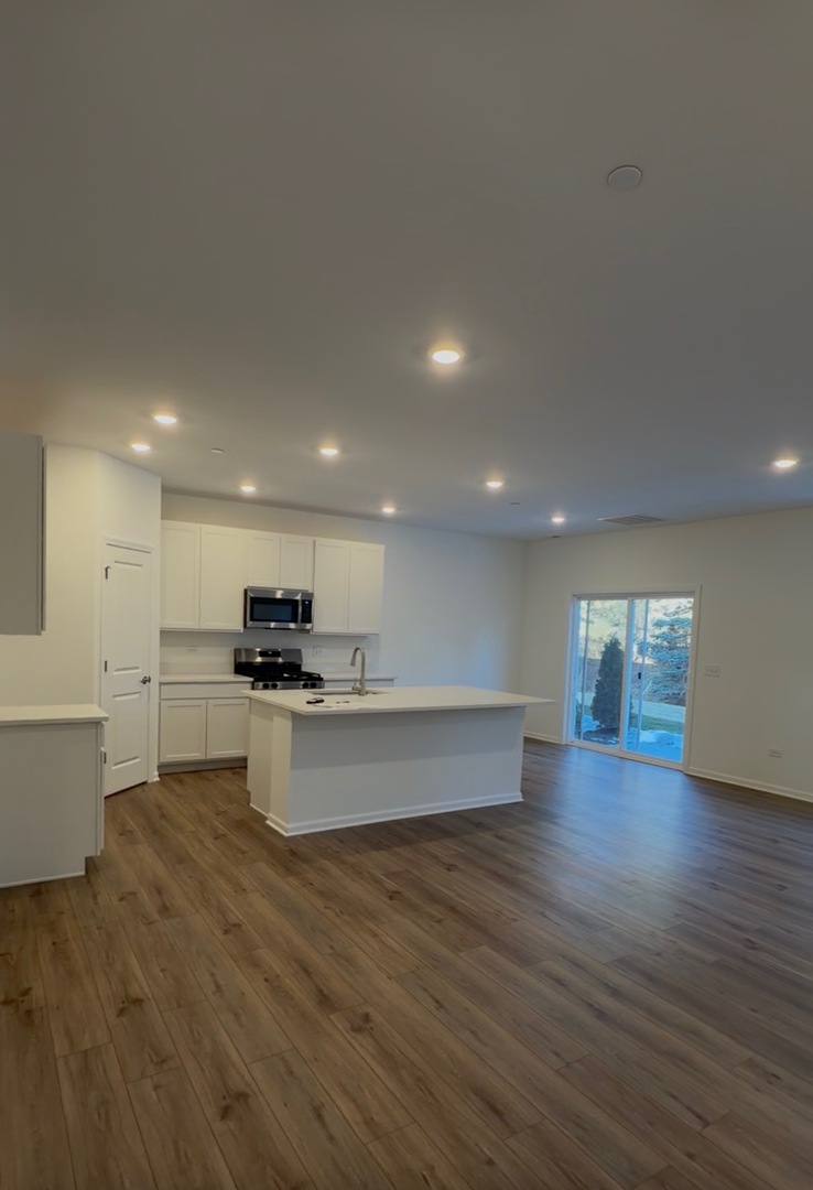 10232 McMahon Way #10232, Huntley, IL 60142