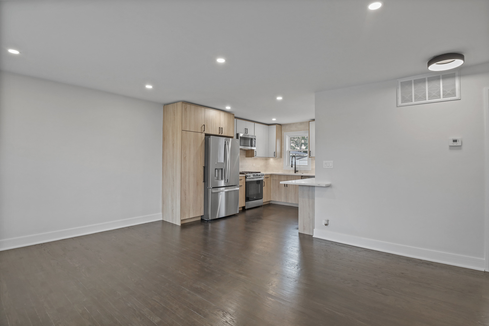 212 N Louis Street, Mount Prospect, IL 60056