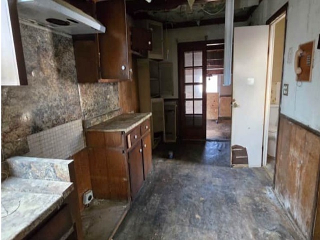 15612 Turlington Avenue, Harvey, IL 60426