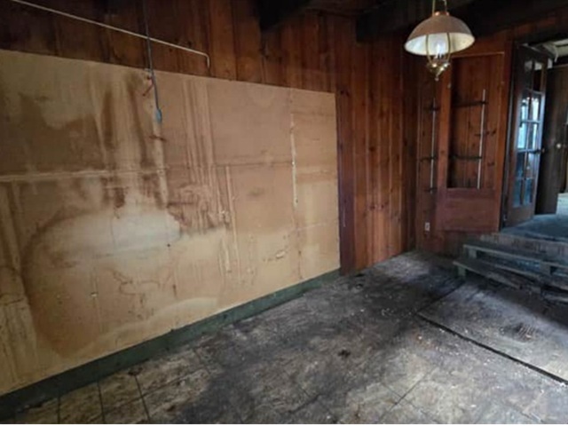 15612 Turlington Avenue, Harvey, IL 60426