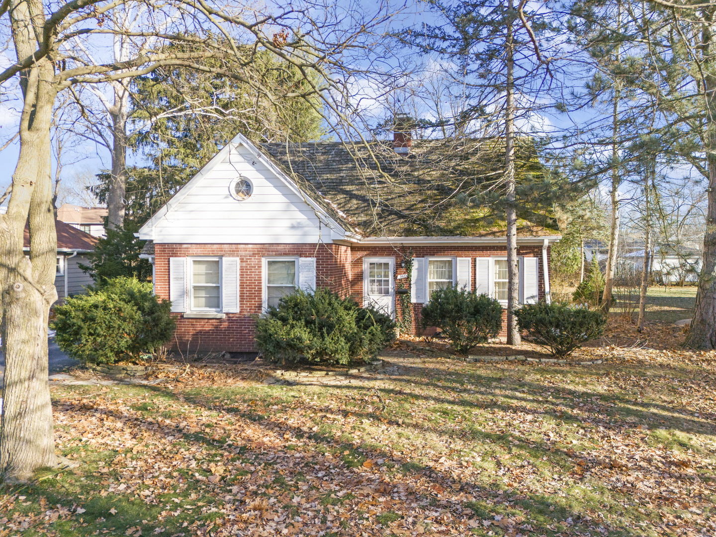 345 Woodstock Avenue, Glen Ellyn, IL 60137