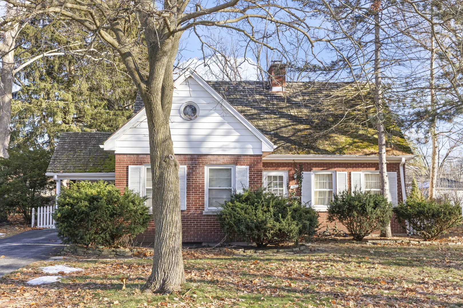 345 Woodstock Avenue, Glen Ellyn, IL 60137