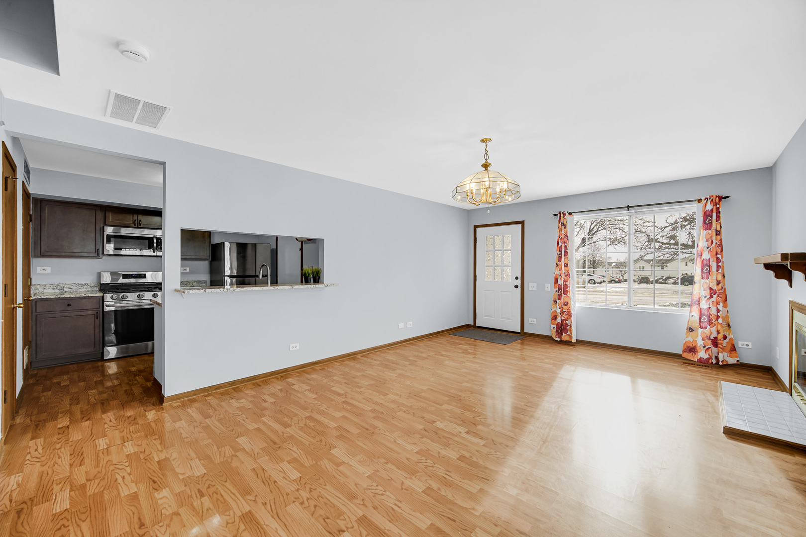 369 Gregory Street, Aurora, IL 60504