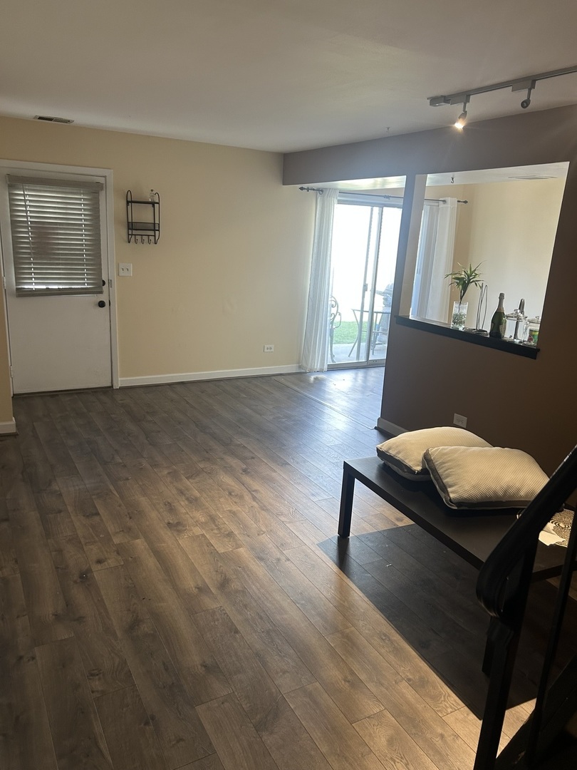 1319 Wye Court, Wheeling, IL 60090