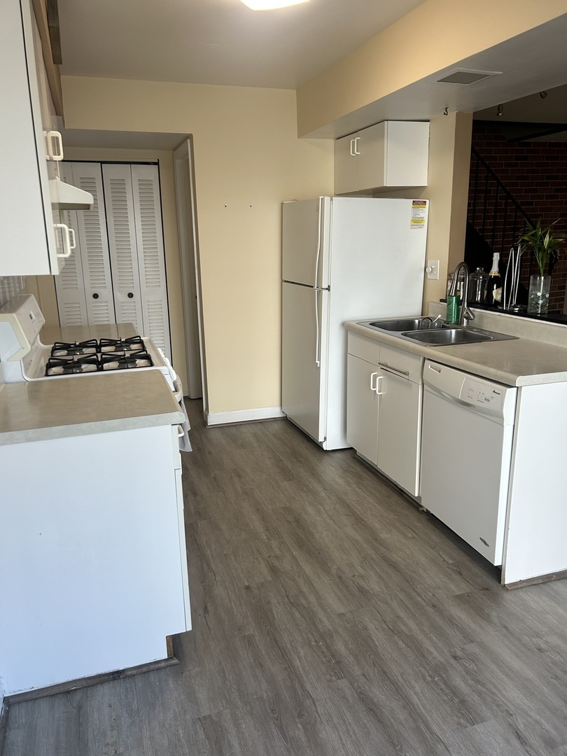 1319 Wye Court, Wheeling, IL 60090