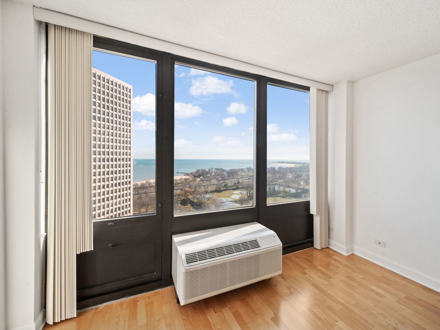 5320 N Sheridan Road #2207, Chicago, IL 60640