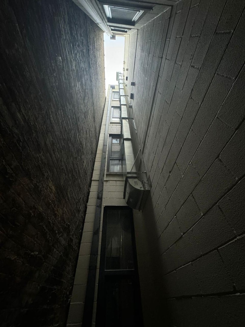 3056 N Lincoln Avenue #1, Chicago, IL 60657