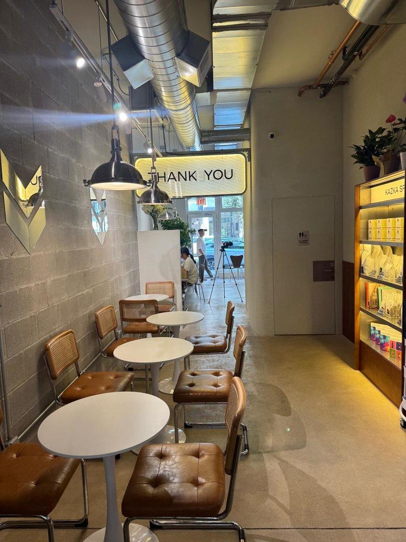 3056 N Lincoln Avenue #1, Chicago, IL 60657