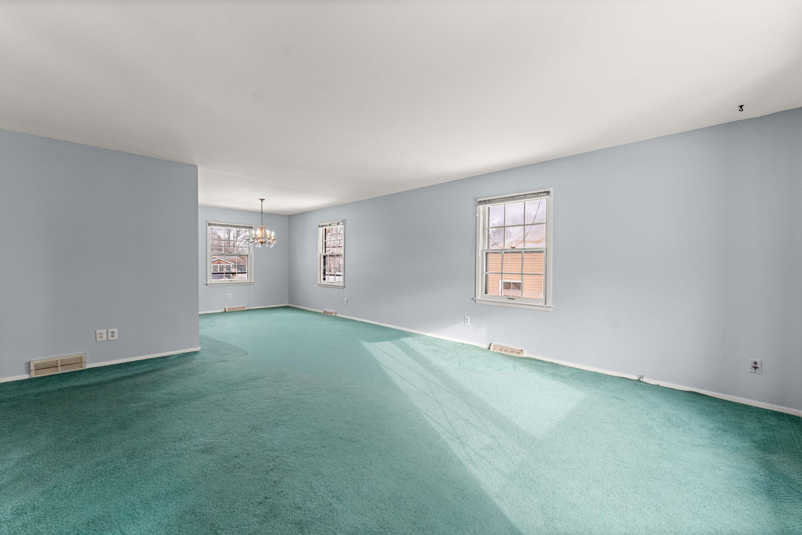 47 Old Post Road, Montgomery, IL 60538