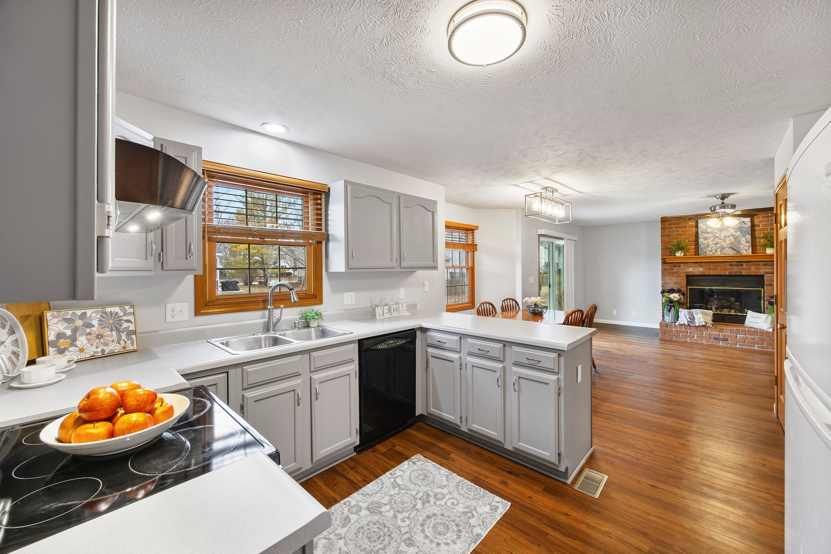 9 Blue Lake Court, Bloomington, IL 61704