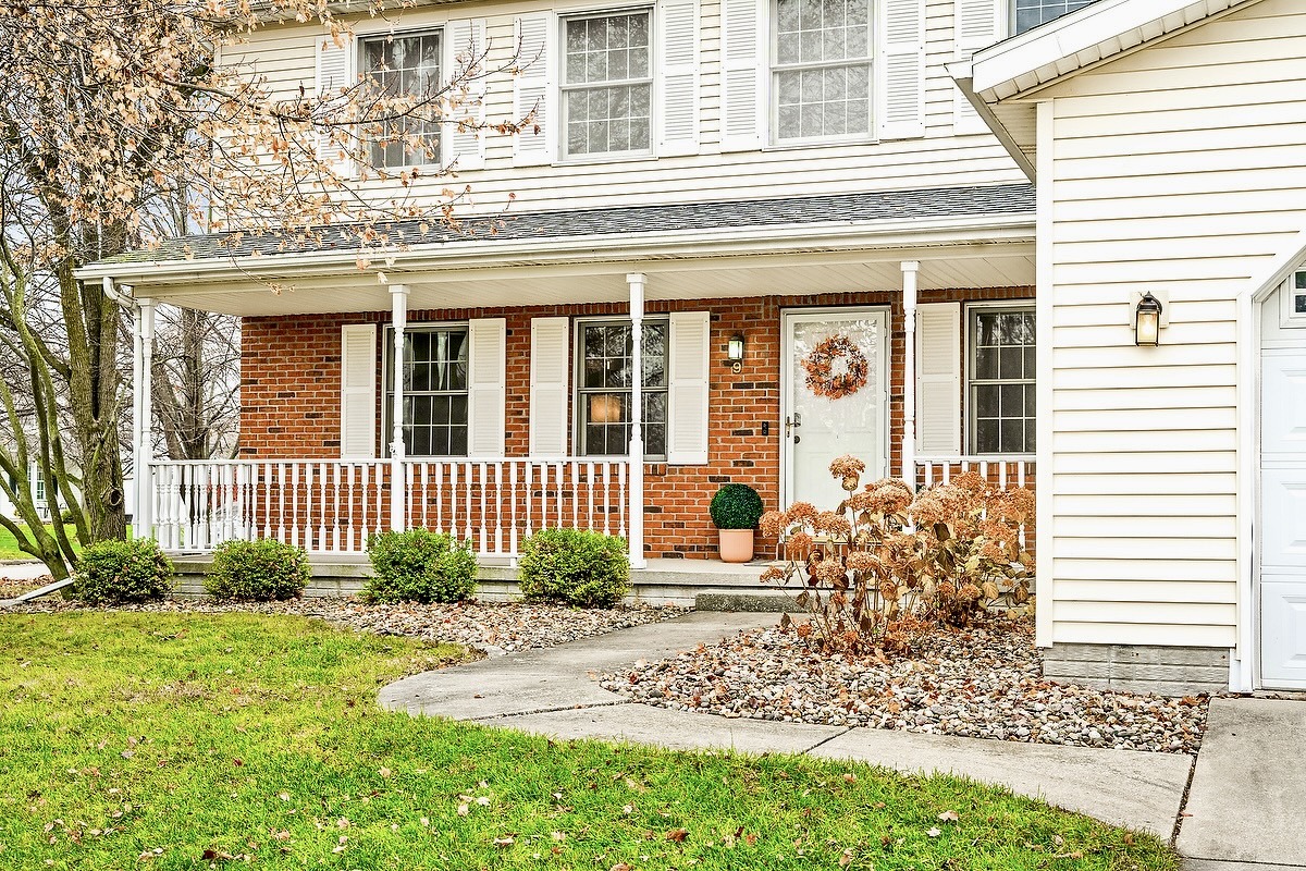 9 Blue Lake Court, Bloomington, IL 61704