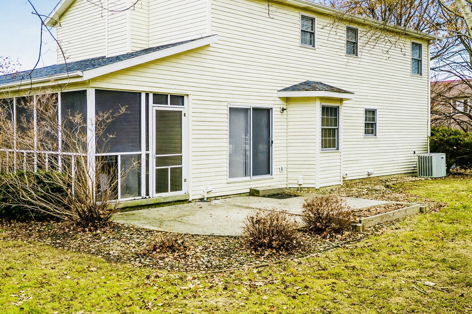 9 Blue Lake Court, Bloomington, IL 61704