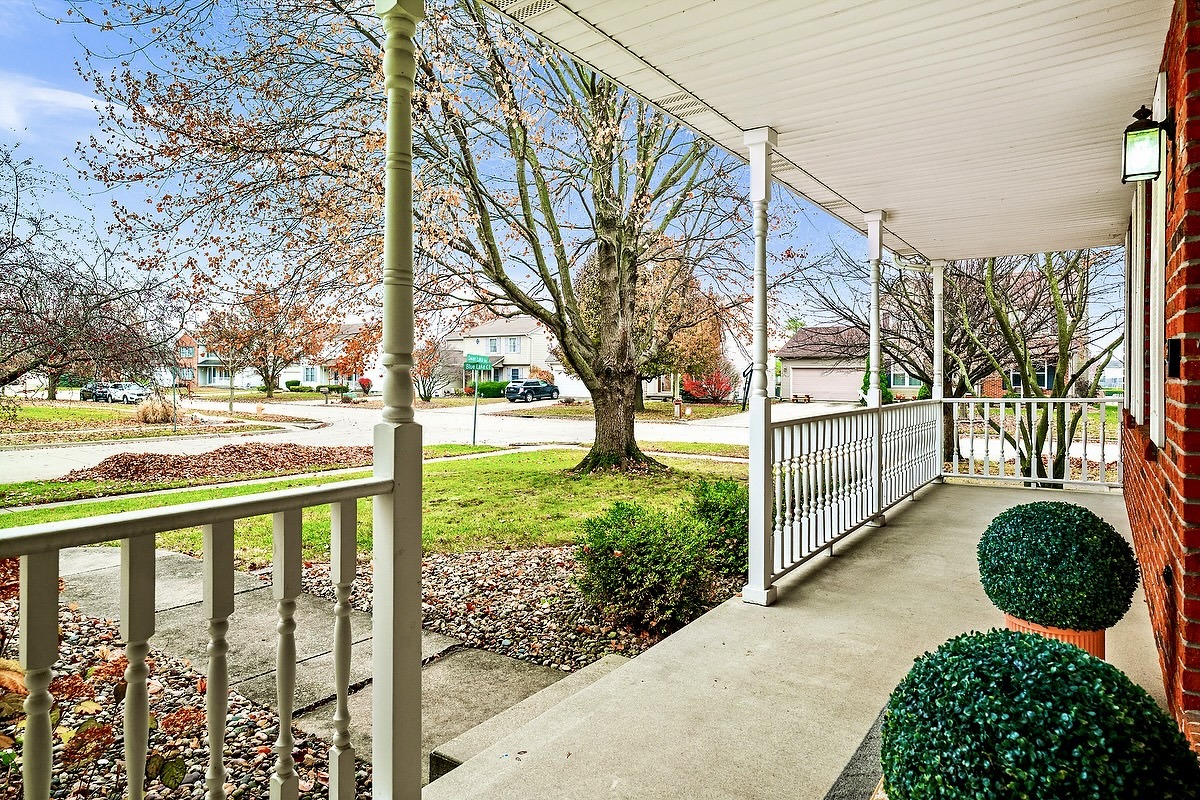 9 Blue Lake Court, Bloomington, IL 61704