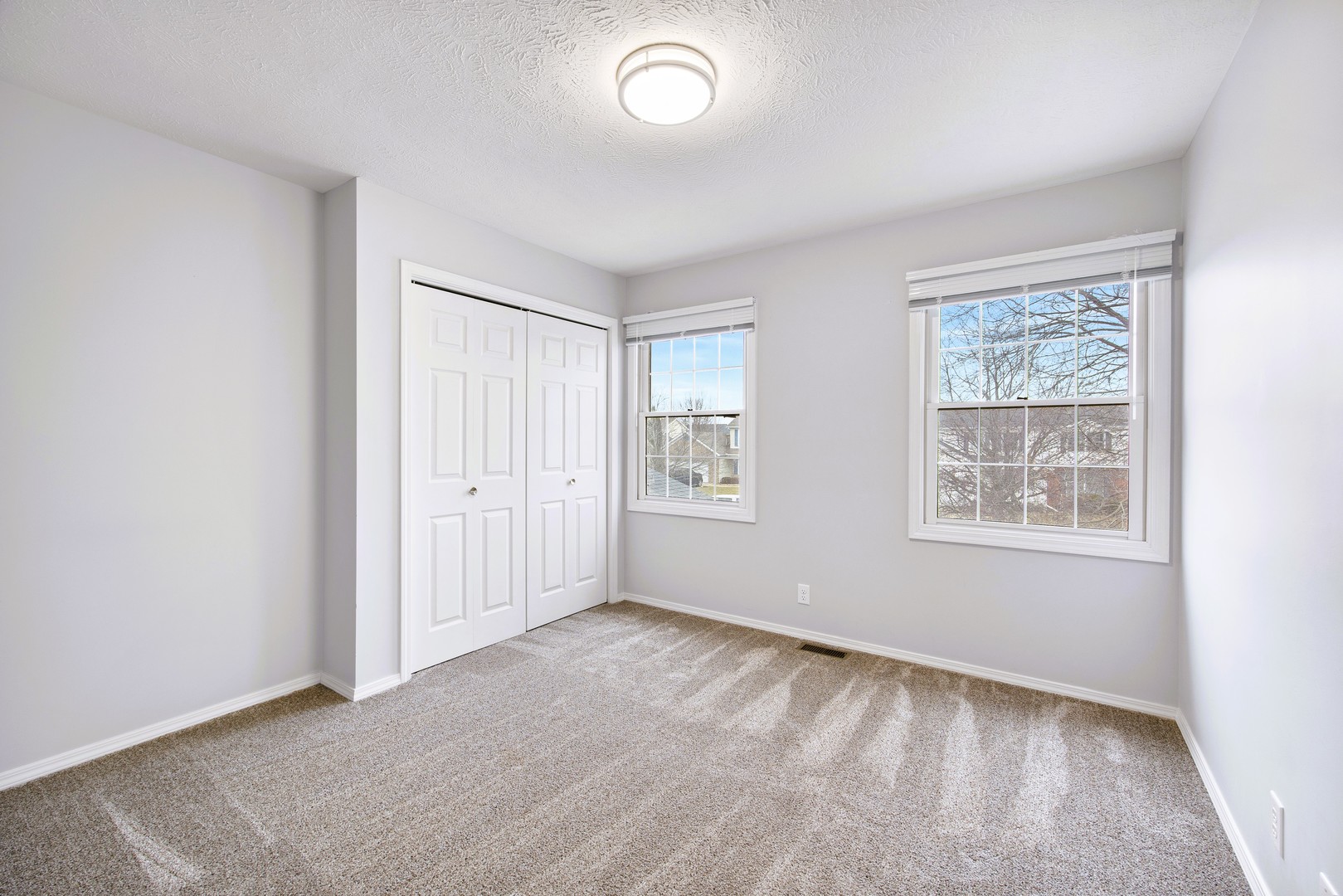 9 Blue Lake Court, Bloomington, IL 61704