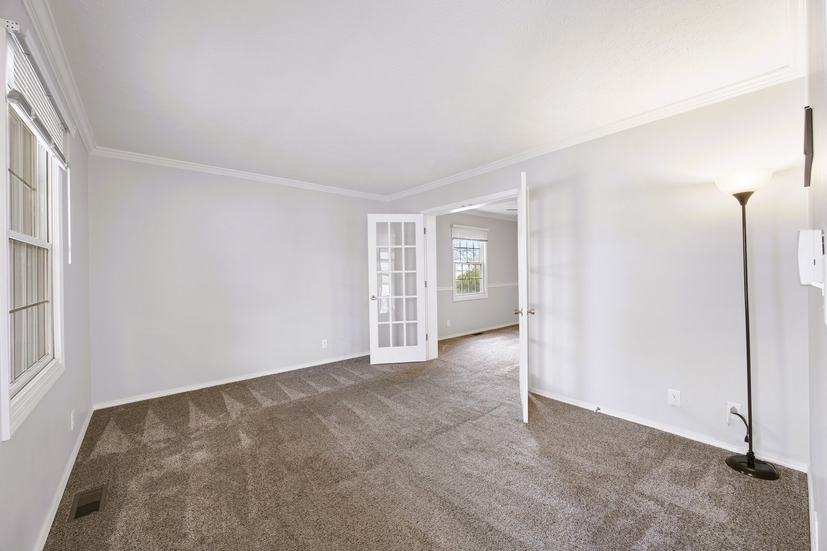 9 Blue Lake Court, Bloomington, IL 61704