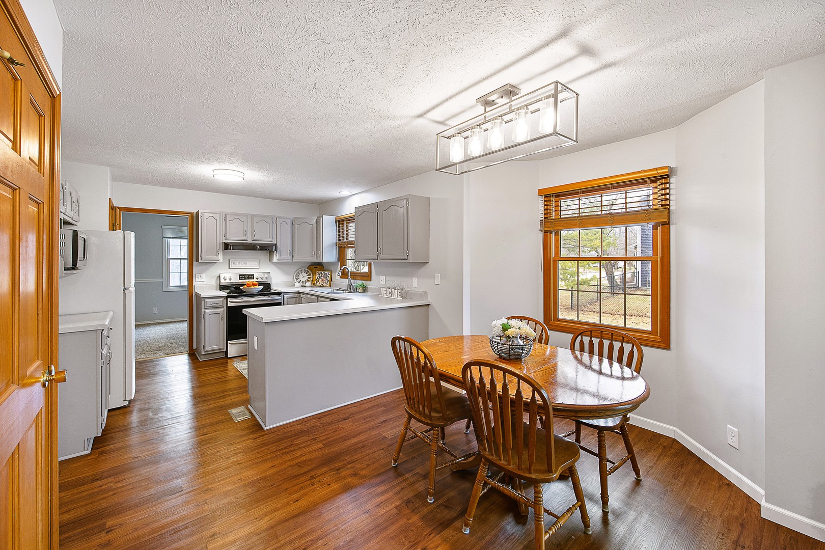 9 Blue Lake Court, Bloomington, IL 61704