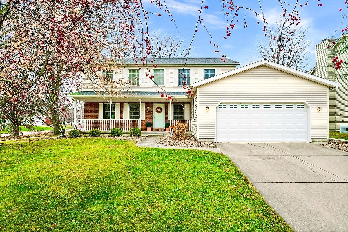 9 Blue Lake Court, Bloomington, IL 61704