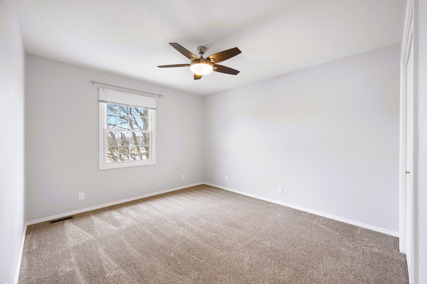 9 Blue Lake Court, Bloomington, IL 61704