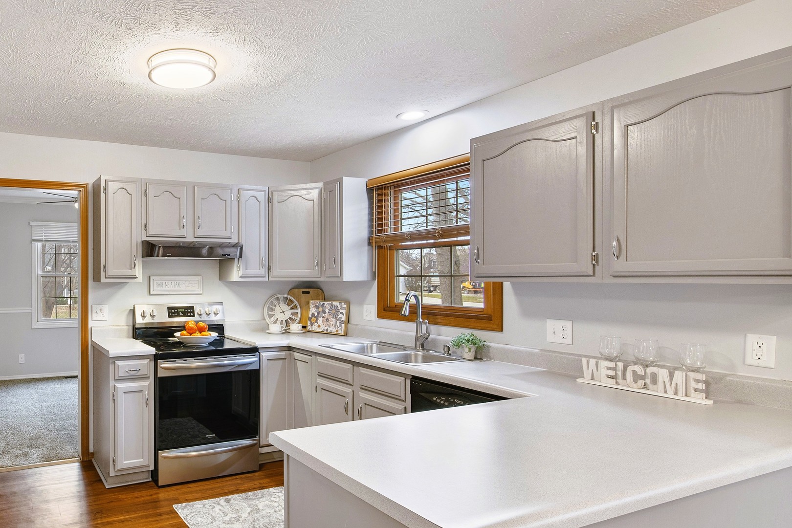 9 Blue Lake Court, Bloomington, IL 61704