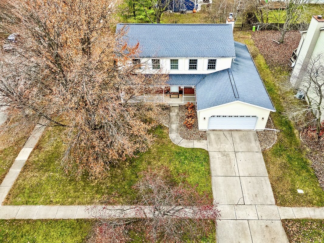 9 Blue Lake Court, Bloomington, IL 61704