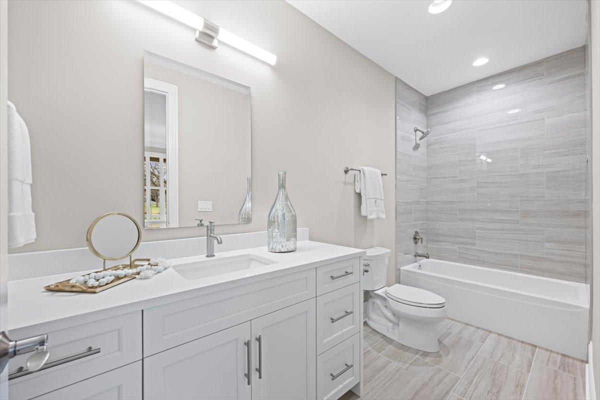 1066 Livingston (Lot 2) Avenue, Highland Park, IL 60035