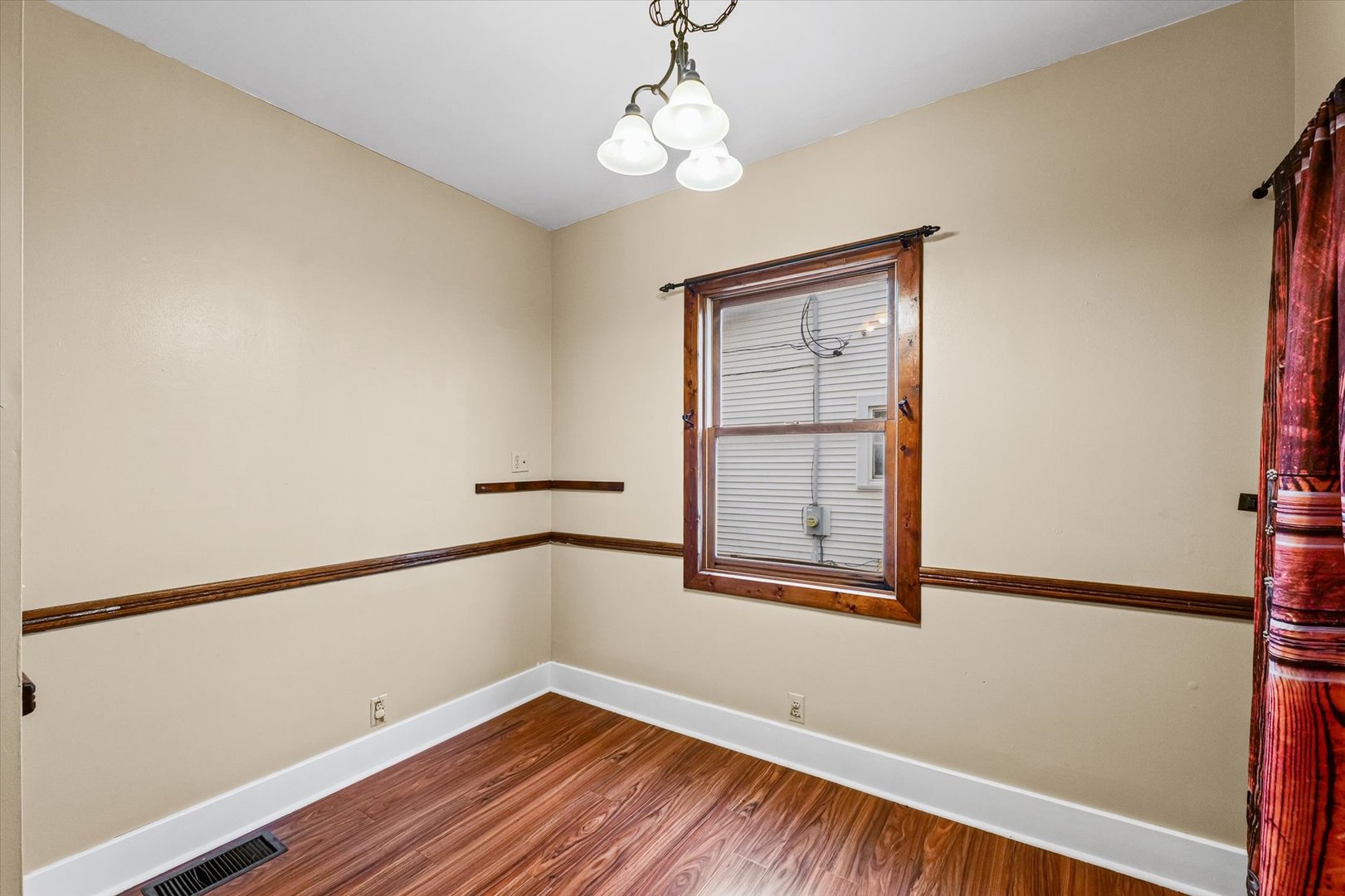 113 E Columbus Street, Sibley, IL 61773