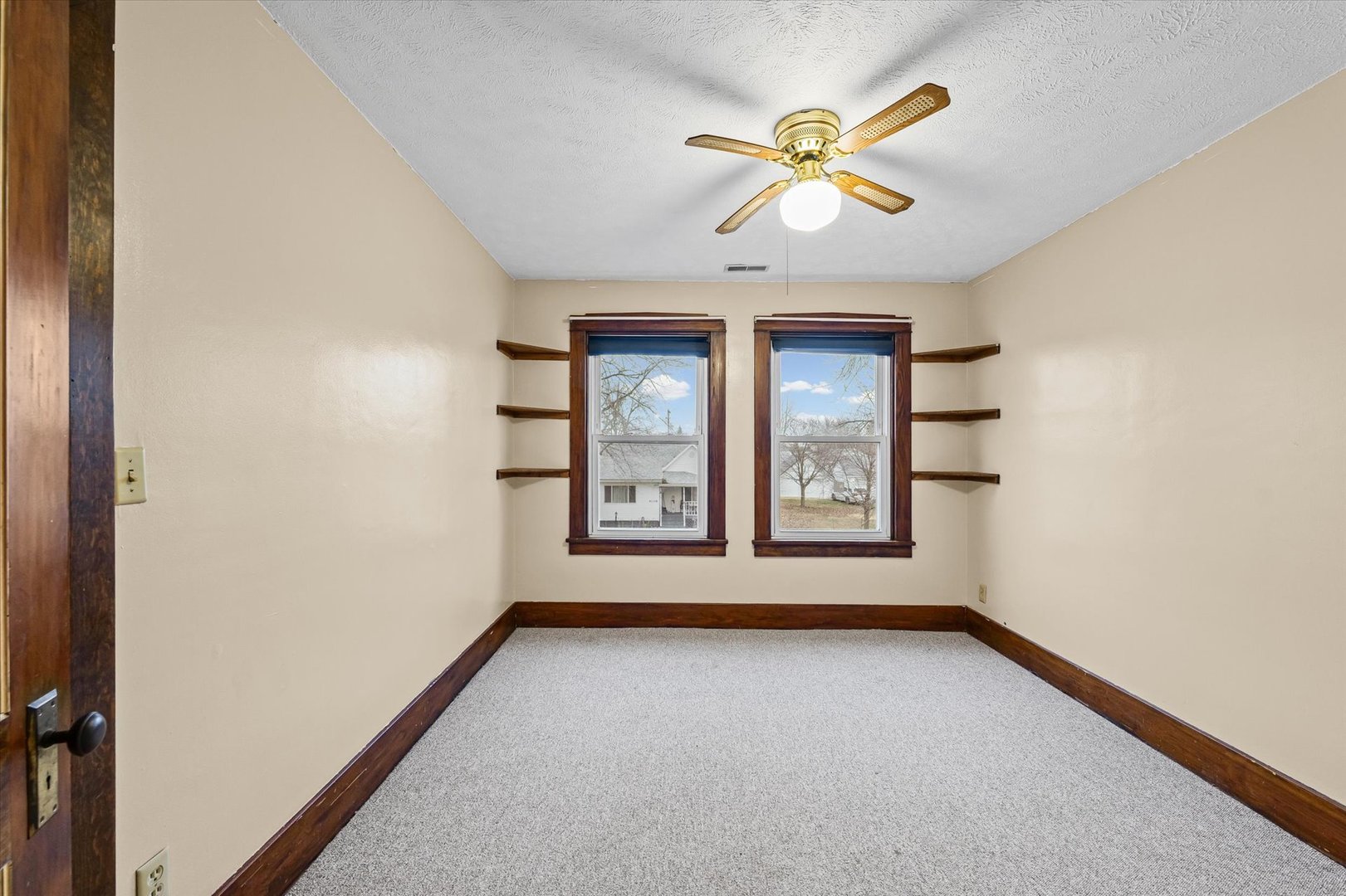 113 E Columbus Street, Sibley, IL 61773