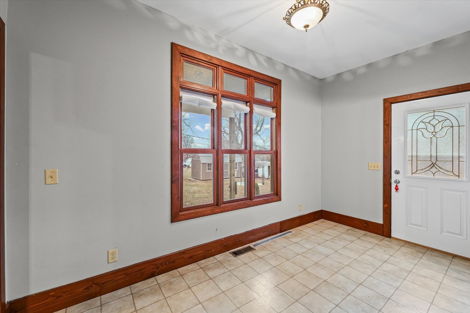 113 E Columbus Street, Sibley, IL 61773