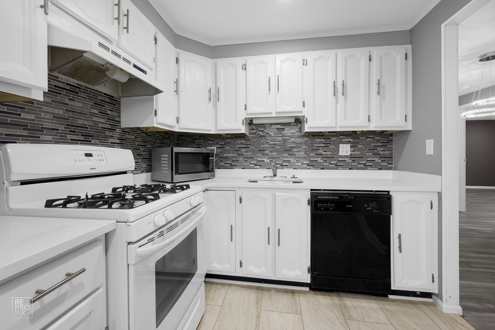 115 Millbrook Lane #115, Schaumburg, IL 60193