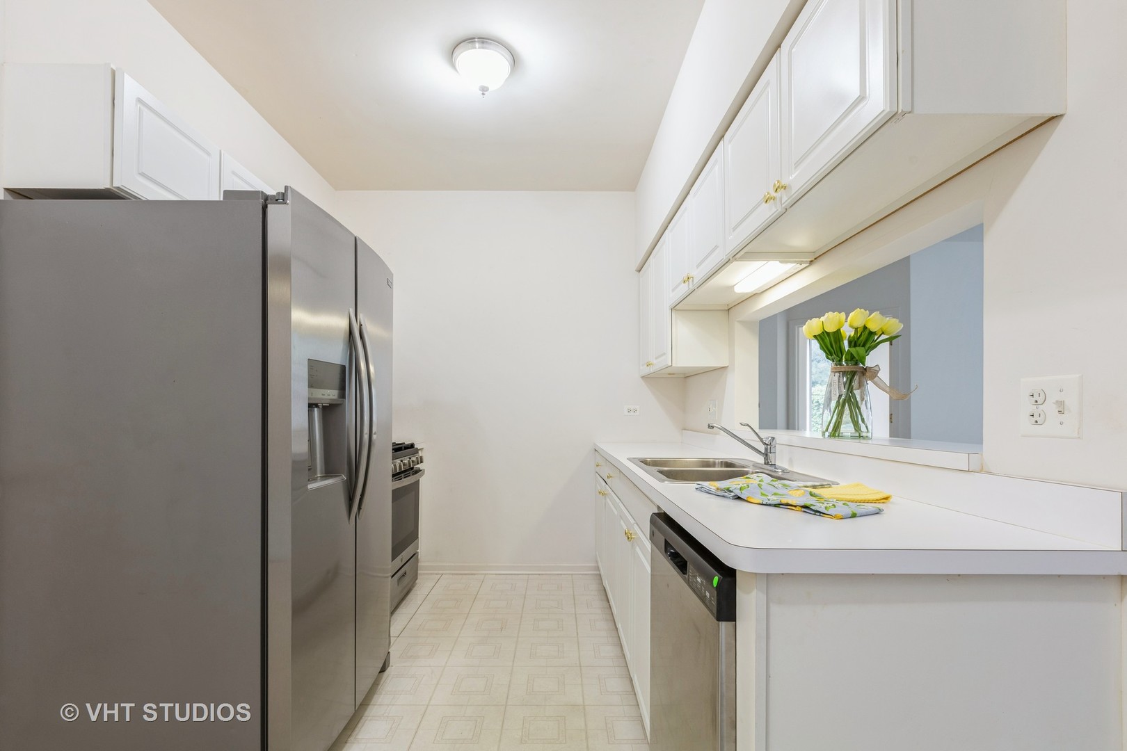 4 Arboretum Drive, Lombard, IL 60148