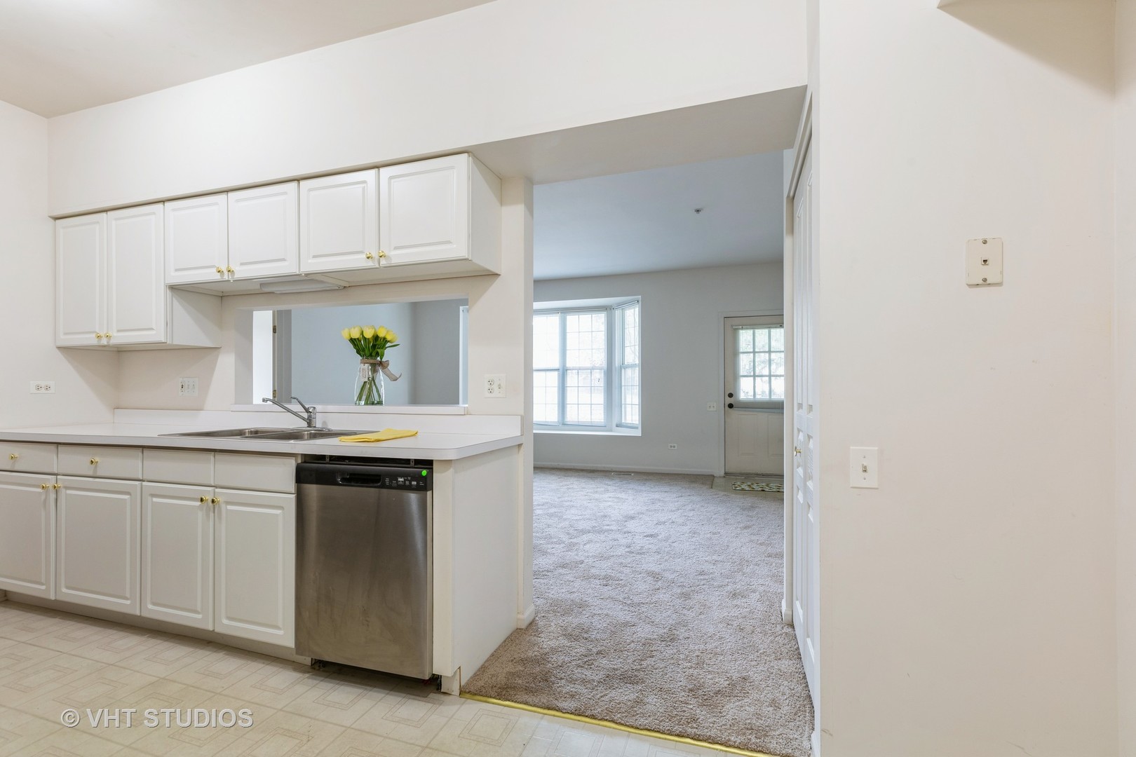 4 Arboretum Drive, Lombard, IL 60148