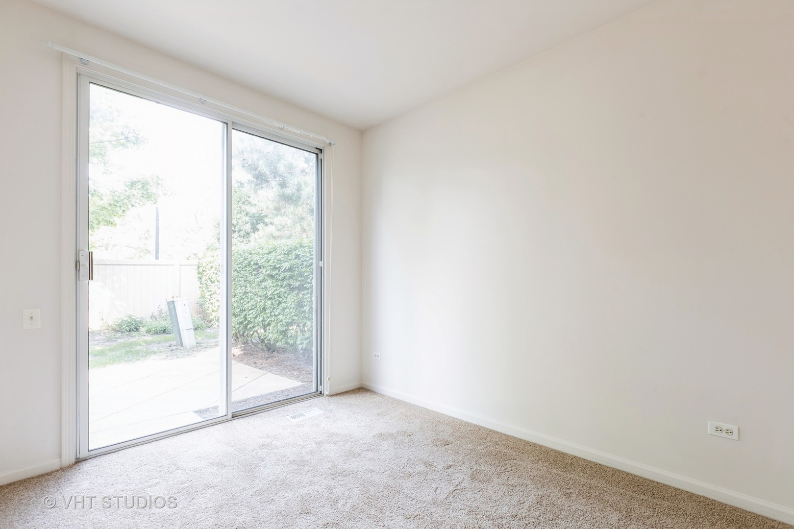 4 Arboretum Drive, Lombard, IL 60148