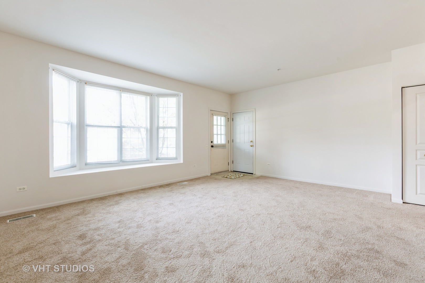 4 Arboretum Drive, Lombard, IL 60148